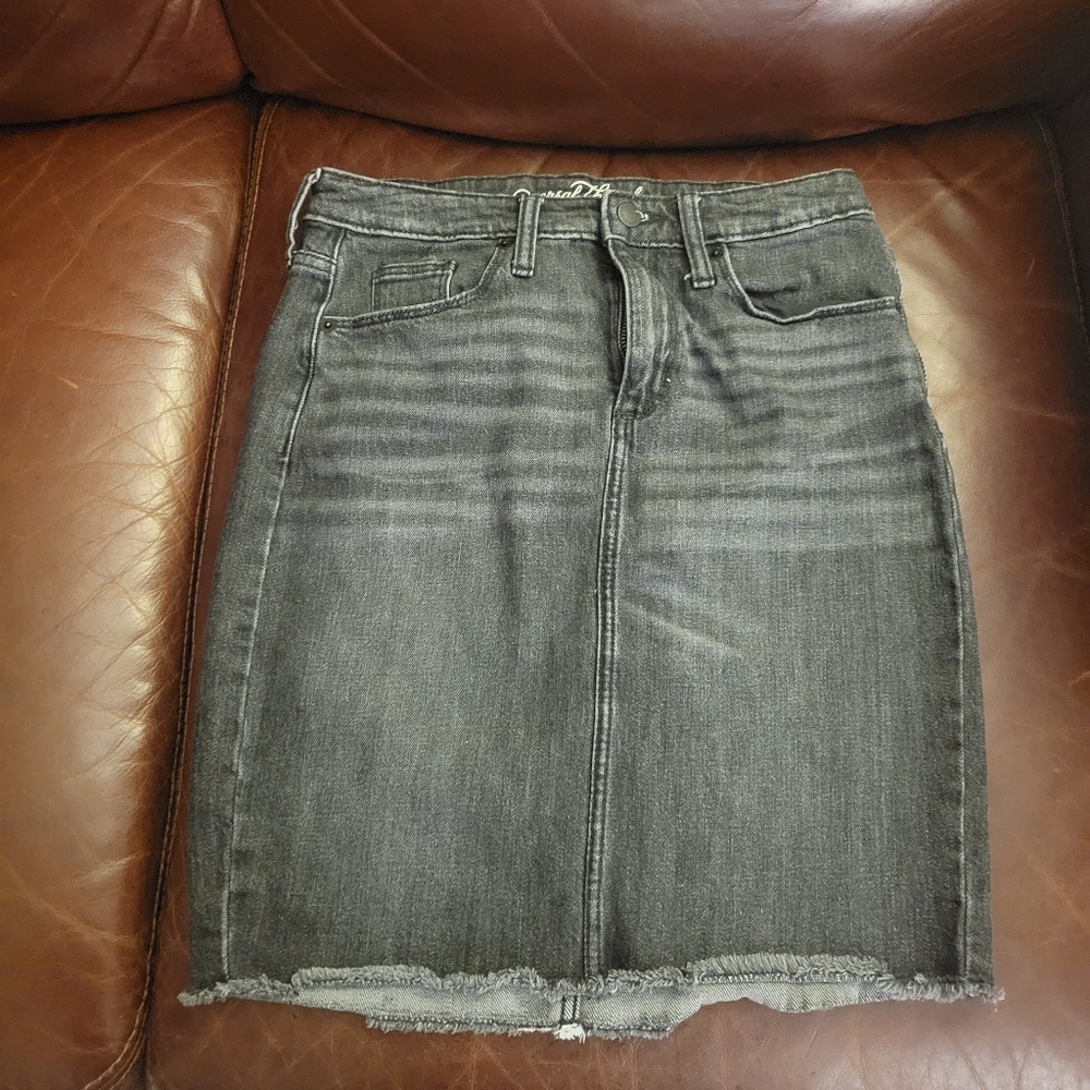 Universal Thread Black Denim Stretch Knee length Skirt size 4/27R